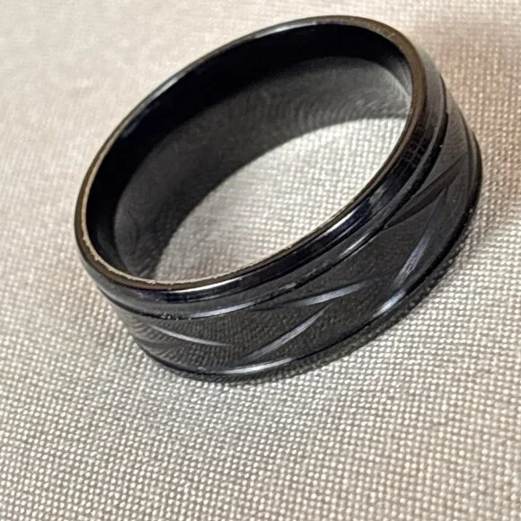 Estate Black Tungsten Decorative Men’s Band Ring Size 9 B93 Men’s Jewelry - Picture 1 of 4